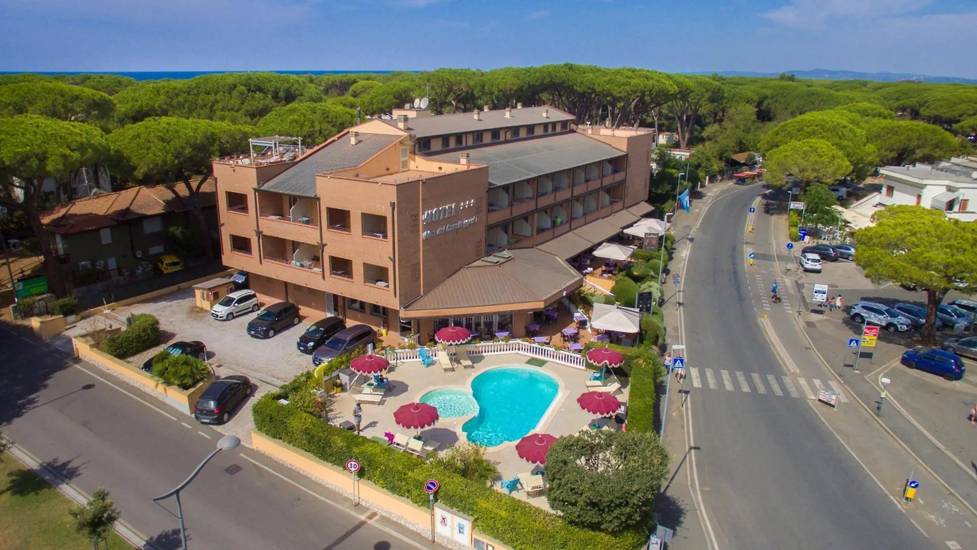 Hotel Riva Dei Cavalleggeri Marina Di Bibbona 3*,