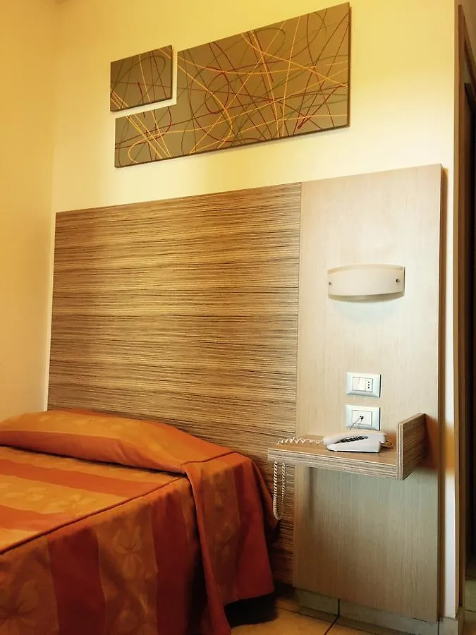 Hotel Riva Dei Cavalleggeri Marina Di Bibbona 3*,