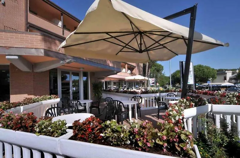 Hotel Riva Dei Cavalleggeri Marina Di Bibbona 3*,
